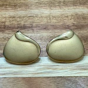 Sarah Coventry Vintage Gold Tone Earrings